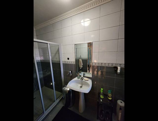 4 BEDROOM HOUSE FOR SALE IN CLAUDIUS